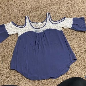 Super cute peasant style cold shoulder top small
